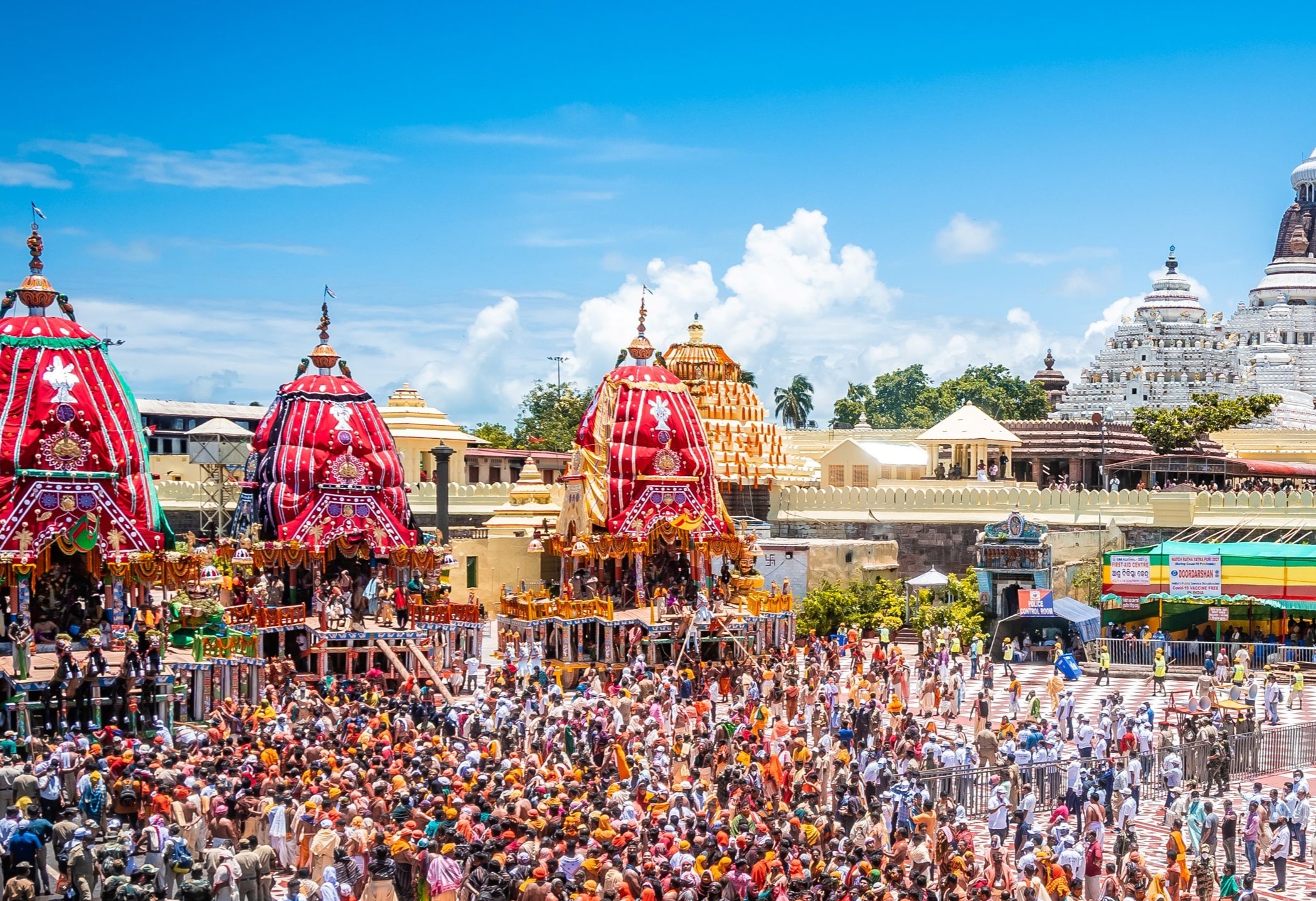 Mandir Pujari